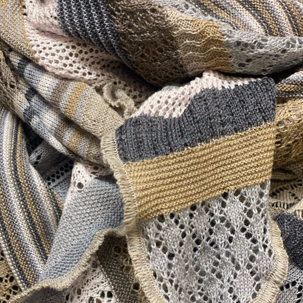 Kyra tørklæde/sjal - Sand - Invero