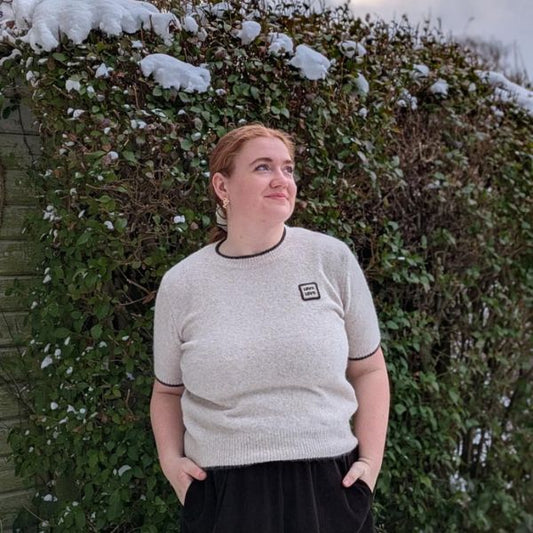 Caroline kortærmet strik - Off white - Lecoco