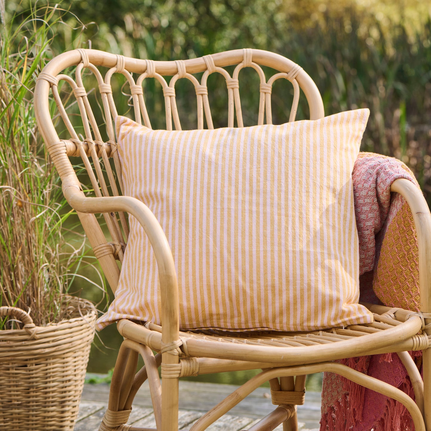 Pudebetræk 50*50 Linea - Mustard/lyserøde striber - Ib Laursen