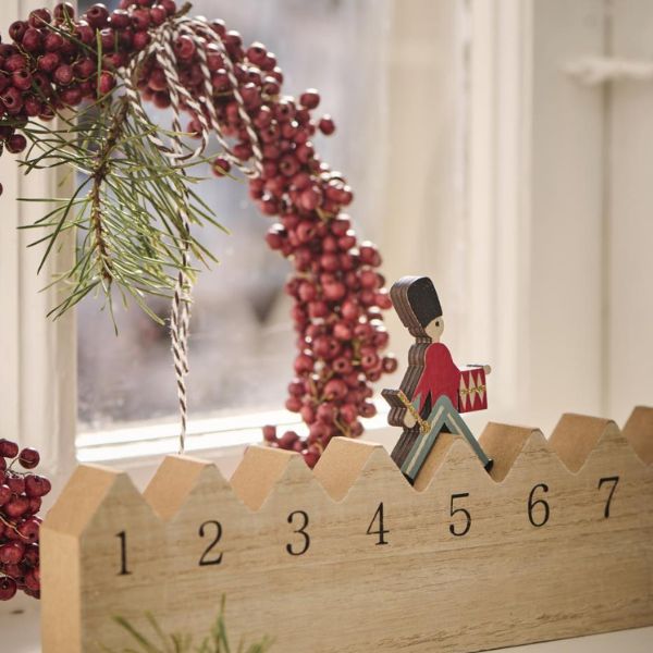 Træ julekalender - Gående garder - Stillenat