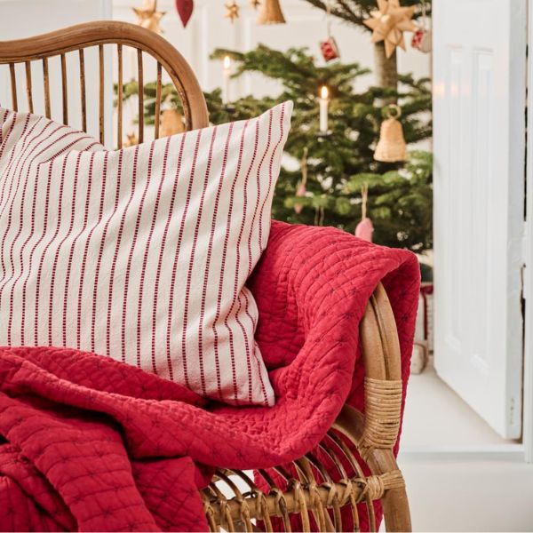 Quilt 130*180 - Rød korssting - Ib Laursen