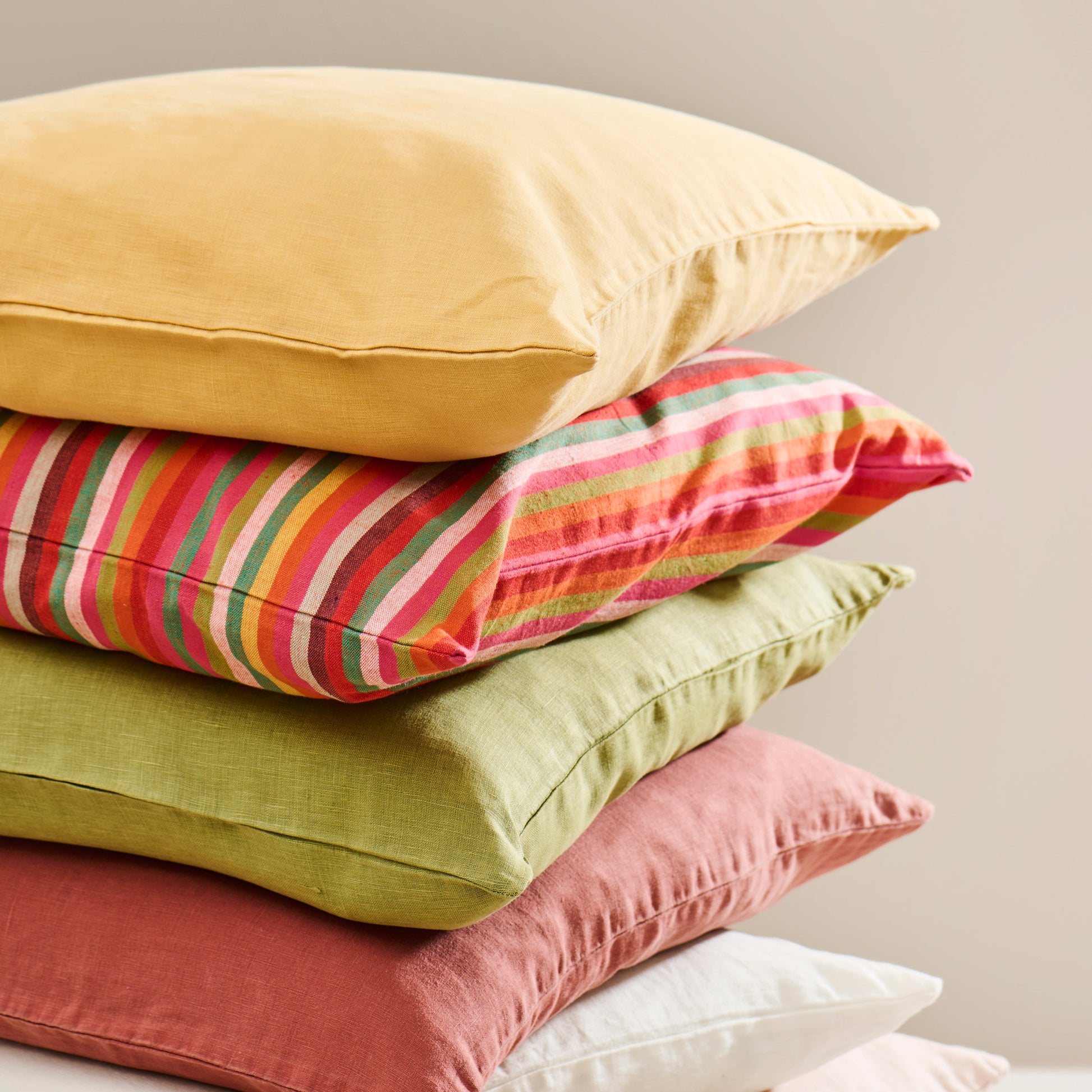 Pude 50*50 - Harvest yellow - Ib Laursen