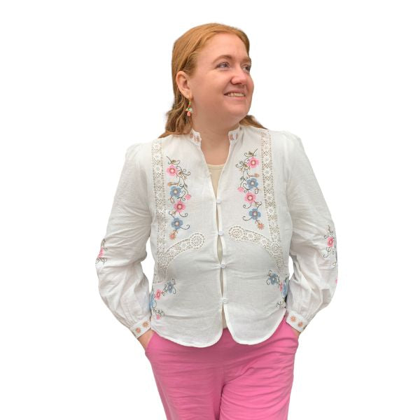 Alicia skjorte - Hvid m. broderi blomster - Lecoco