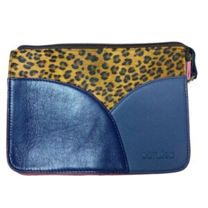 Meredith taske - blå leopard - Soruka, 8110